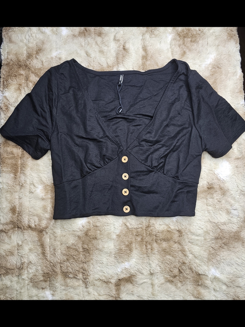 ONLY Black Cropped Button Front Top Size Small V-Neck Short Sleeve Stretch